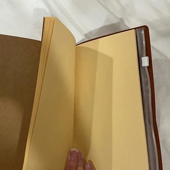 Notebook - Picture 5 of 8